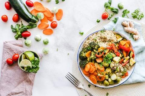 A healthy salad bowl with vegetables